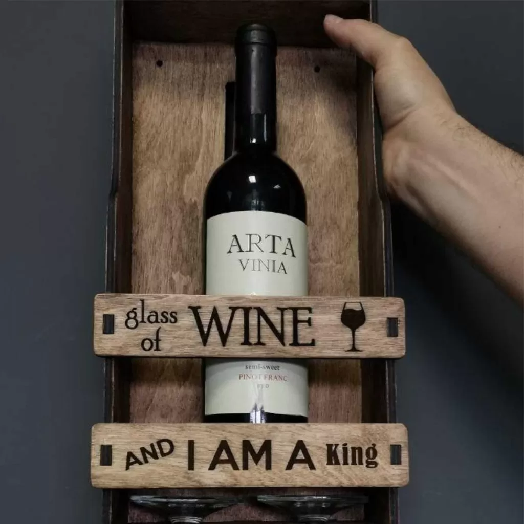 Заказать настенный бар для алкоголя