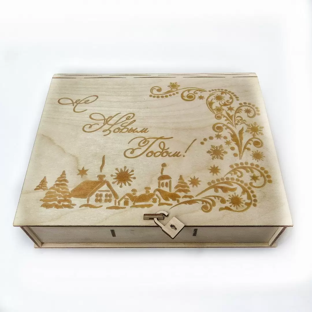 Набор елочных украшений из дерева