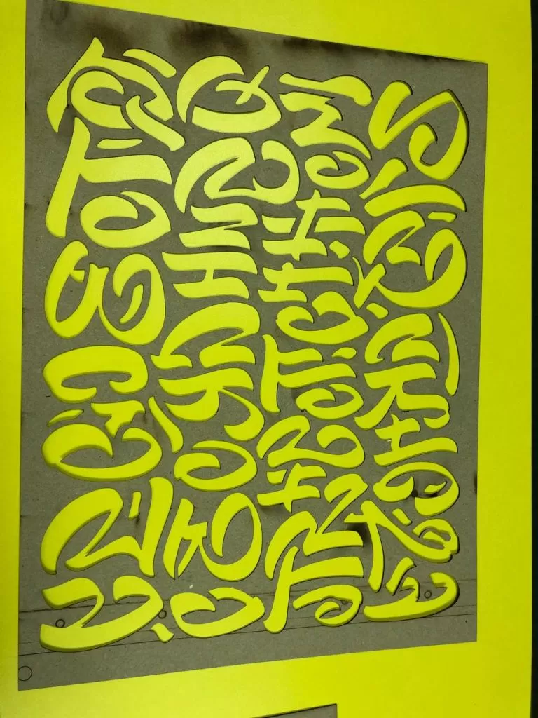 Лазерная резка трафаретов из картона в Бресте.