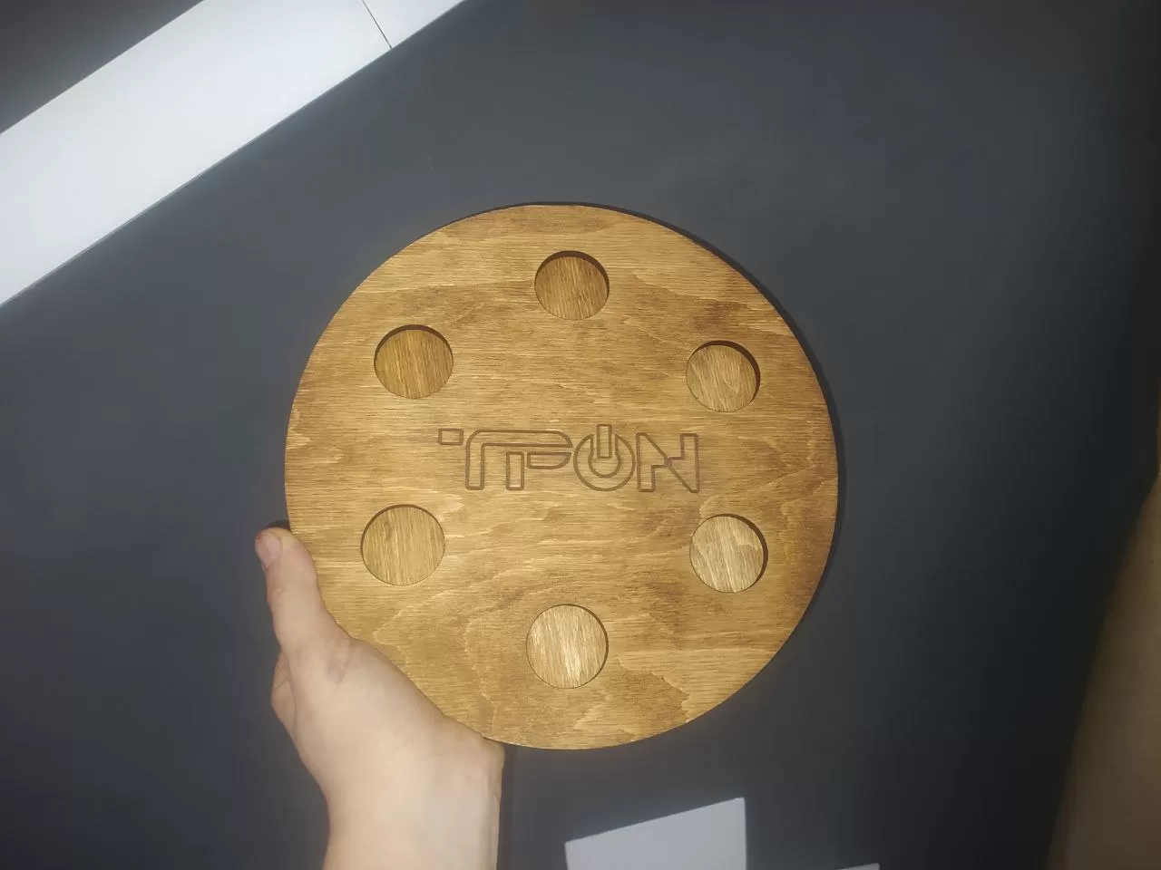 Шотница круглая на 6 рюмок с гравировкой