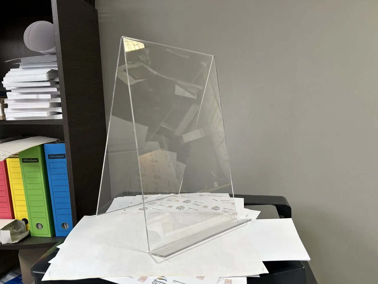 Подставка для календаря из оргстекла