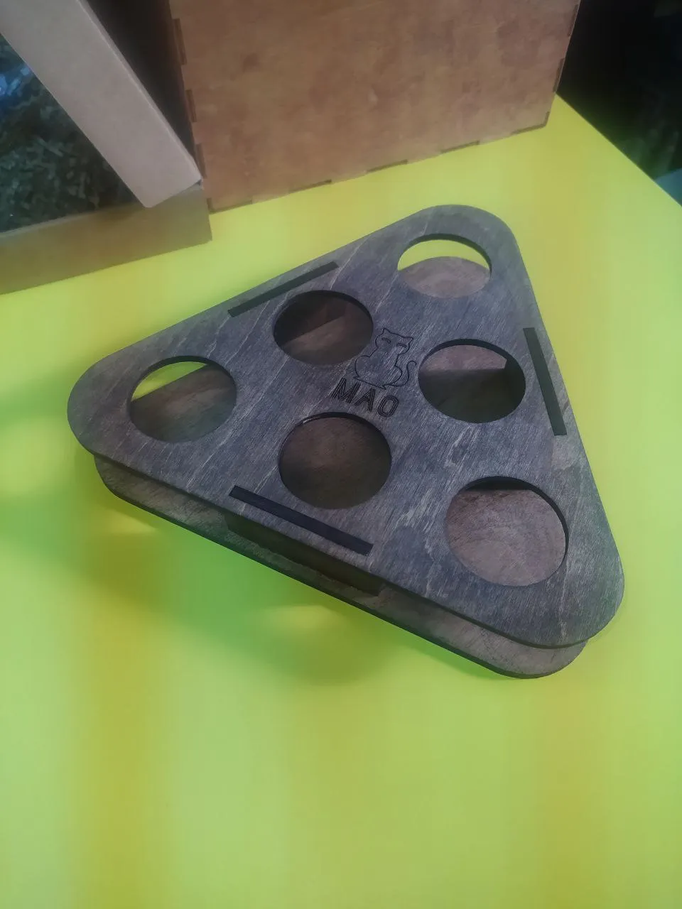 Шотница деревянная треугольная